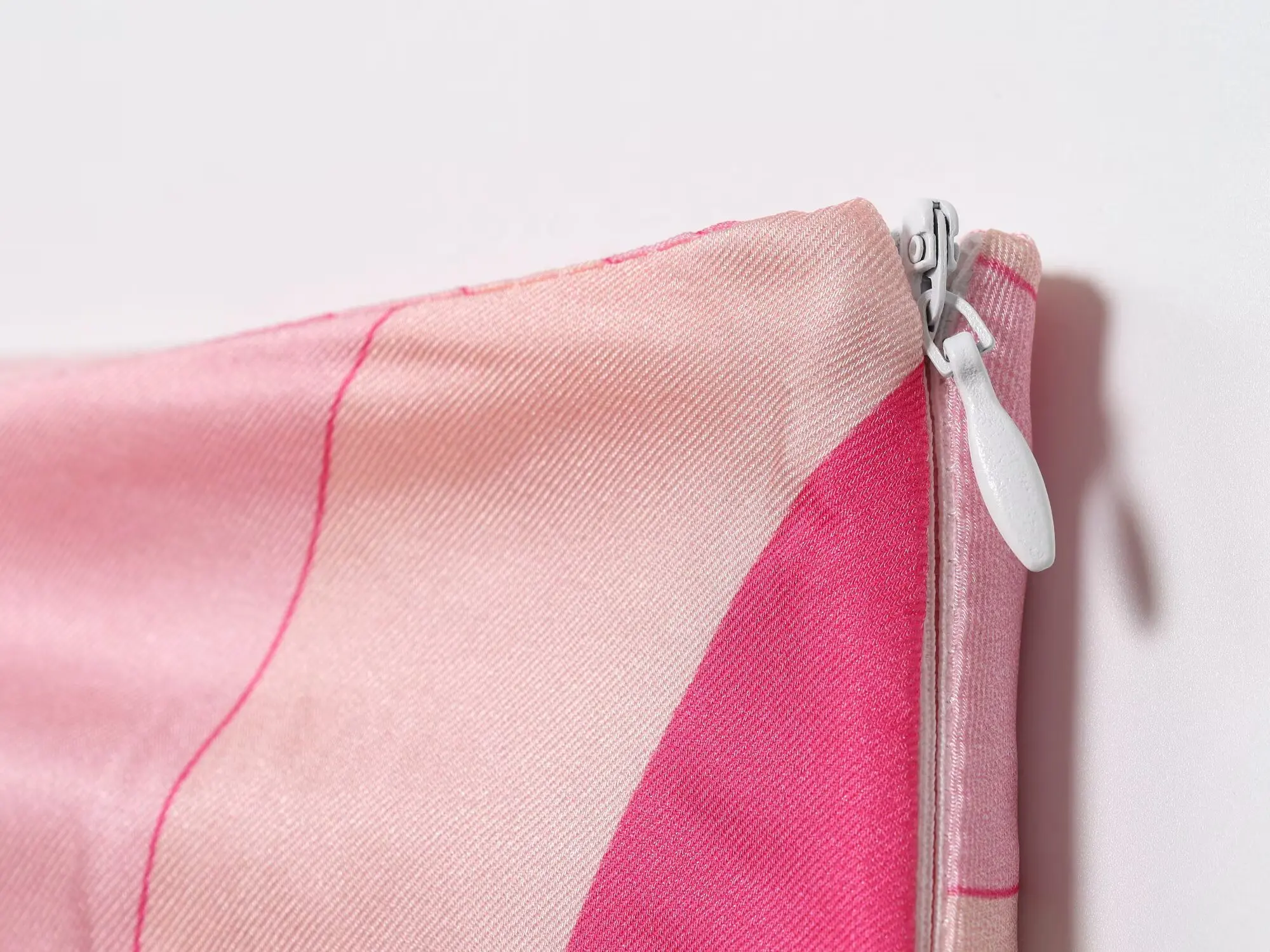 KONDALA Damen Trendiges Bedrucktes Rock-Set 2026 Sommer Elegantes Urlaubs-Chic-Set Hemden mit Reversknöpfen, Weit Plissierter Midirock – Detail 26