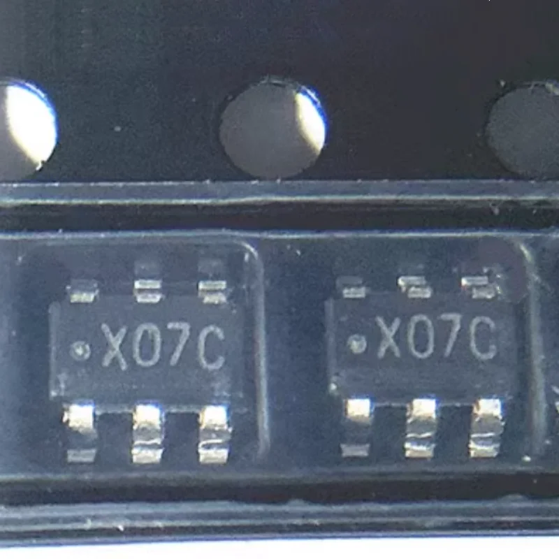 

10 шт./ADC121S021CIMF X07C SOT23-6 новый оригинальный подлинный