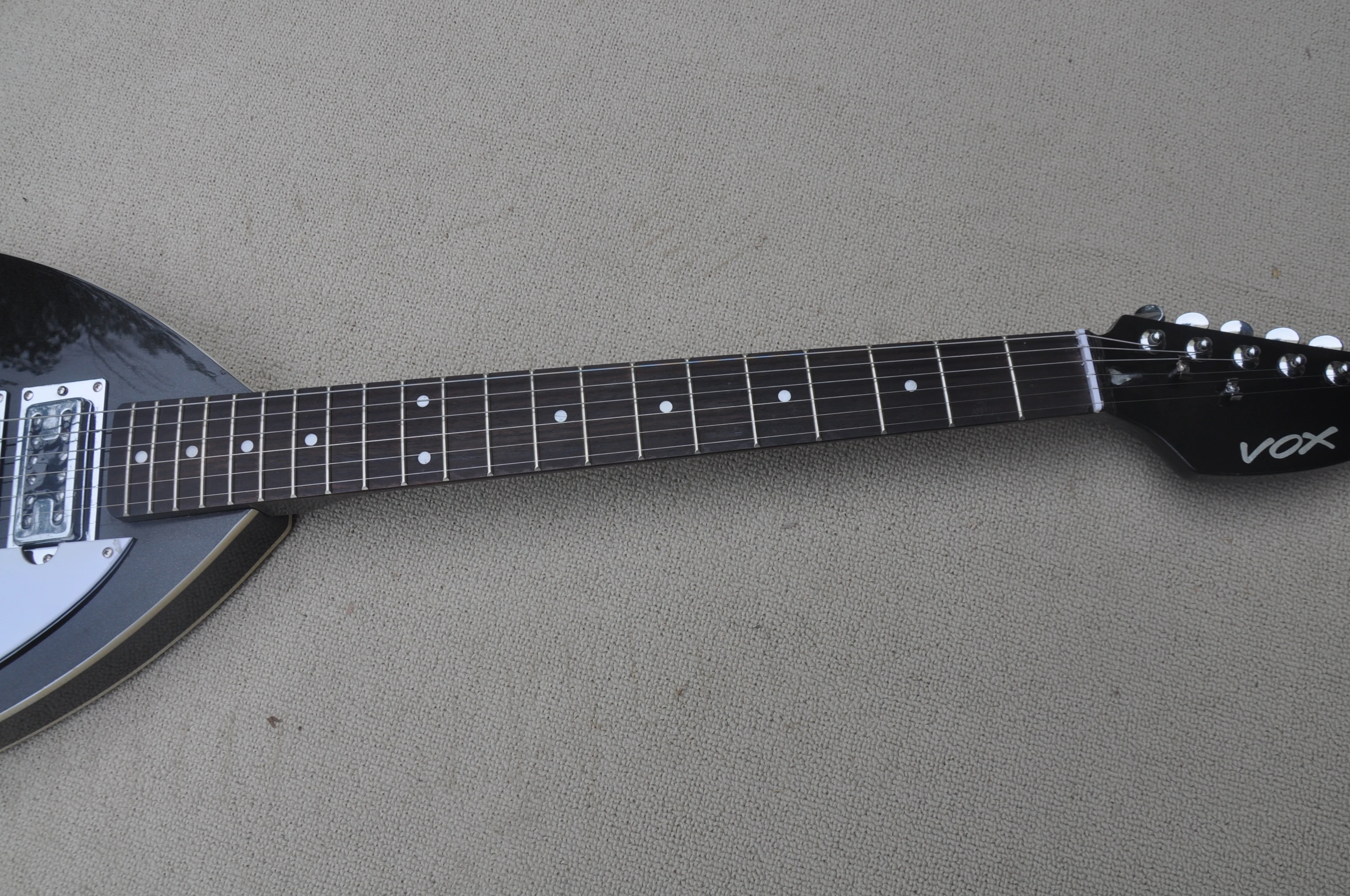 Metal Black 6 Strings Electric Guitar with Treomo Bridge,Rosewood Fretboard,Customizable