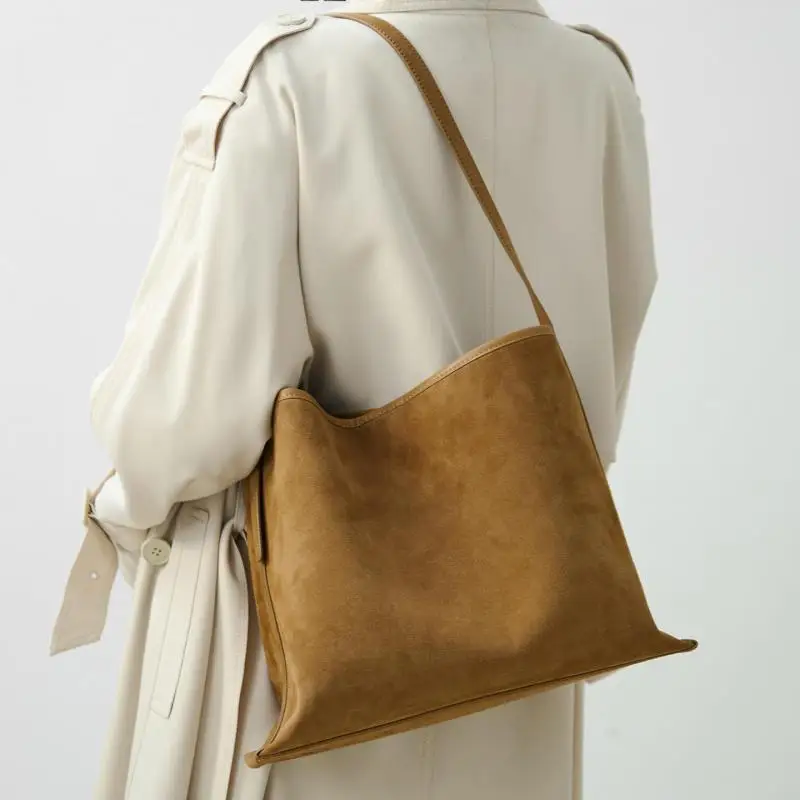 

2026, новые простые и повседневные модные сумки из искусственной замши с матовой отделкой, большие вместительные сумки на одно плечо для женщин, модные