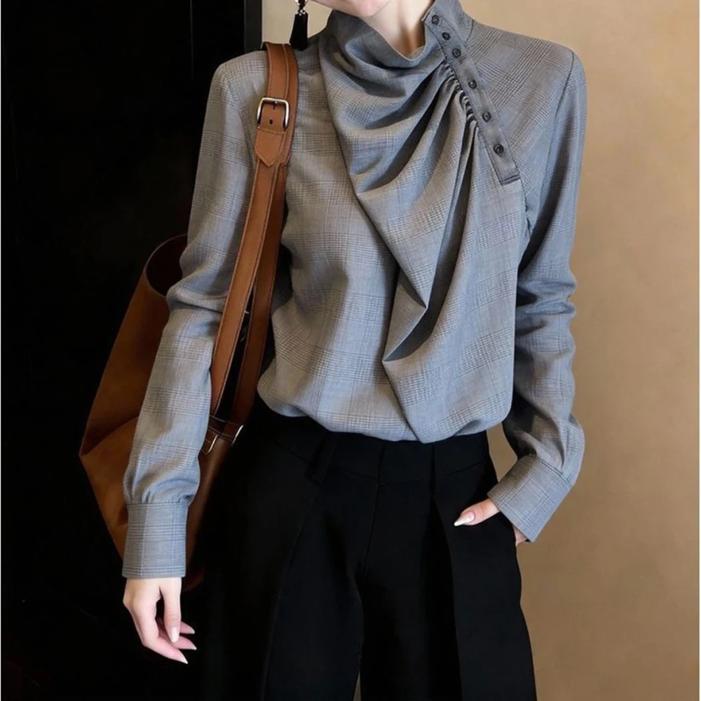 

Light luxury high-end sense, popular niche design sense, daily commuting fashion gray top, women's 2026 early spring shirt