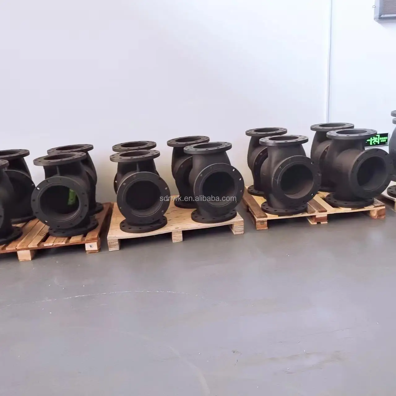 DN100 3 طريقة صمام المياه ارتفاع درجة الحرارة مع المحرك Pn16 صعودا وهبوطا تعديل الحديد الزهر صمام شفة الجسم #3