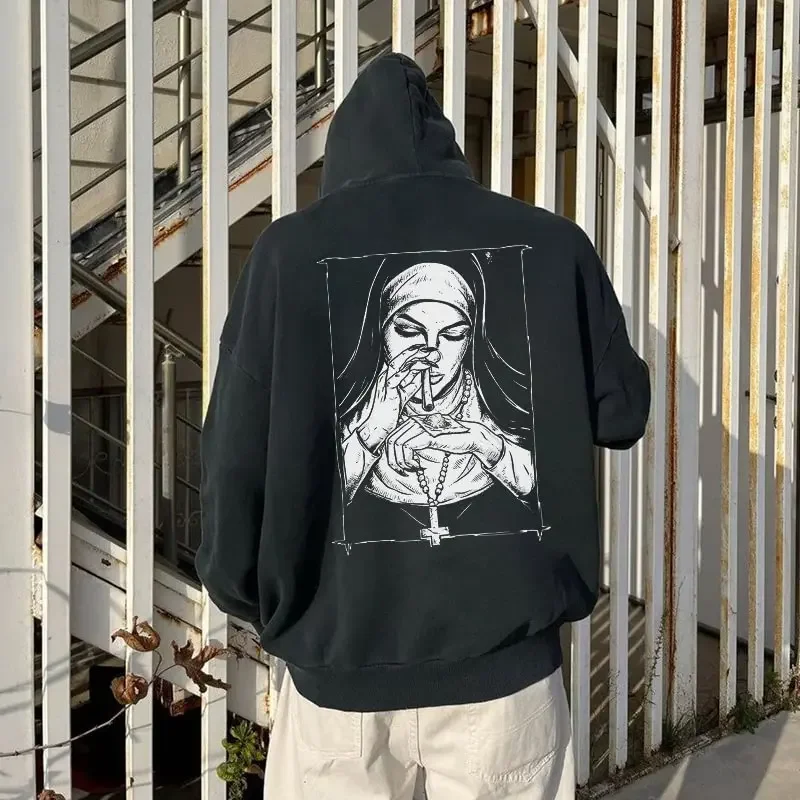 เทรนด์แฟชั่นใหม่สไตล์โกธิค เสื้อฮู้ดพิมพ์ลายกะโหลกแม่ชีคือเสื้อฮู้ดคุณภาพสูงทรงหลวมและลำลองสำหรับทั้งผู้ชายและผู้หญิง