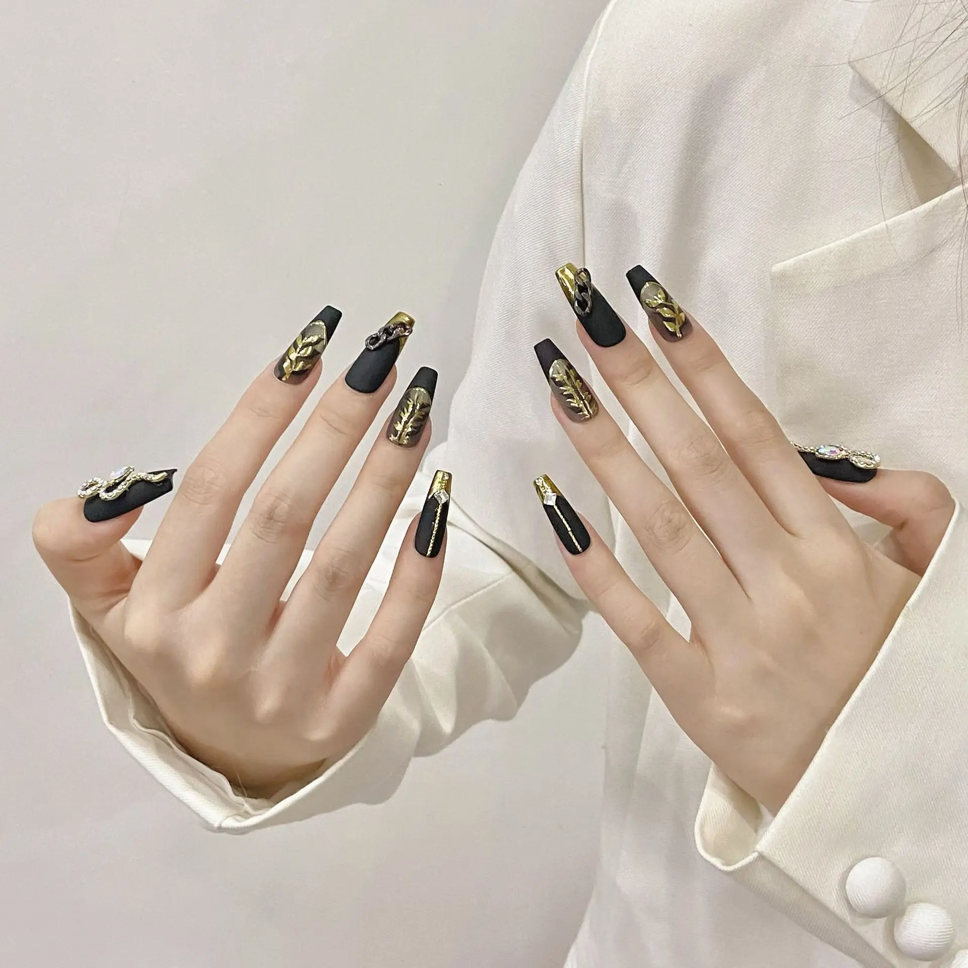 Dark Style Midnight Diamond Spirit Snake Handmade Press On Nails Gold Leaf Chain French Fake Nail Patches