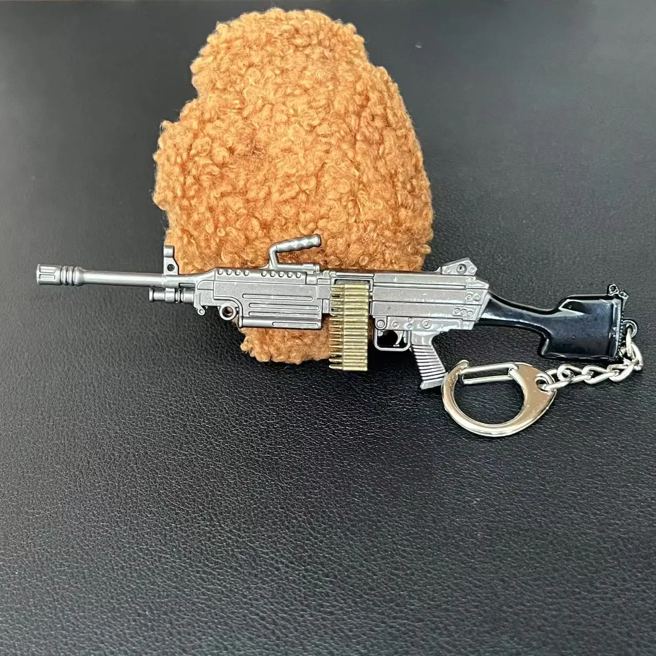 Modelo de pistola de aleación, llavero de coche, joyería, mini juguete de rifle, paquete artesanal, colgante, regalo para niños y niños
