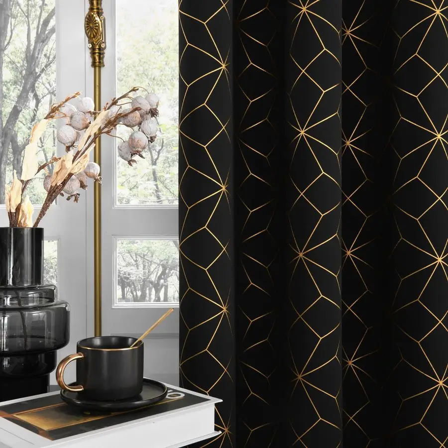 

100 штор блэкаут, 84 дюйма в длину, для спальни и гостиной, с марокканским золотым узором, термоизолирующие, на люверсах, для окон