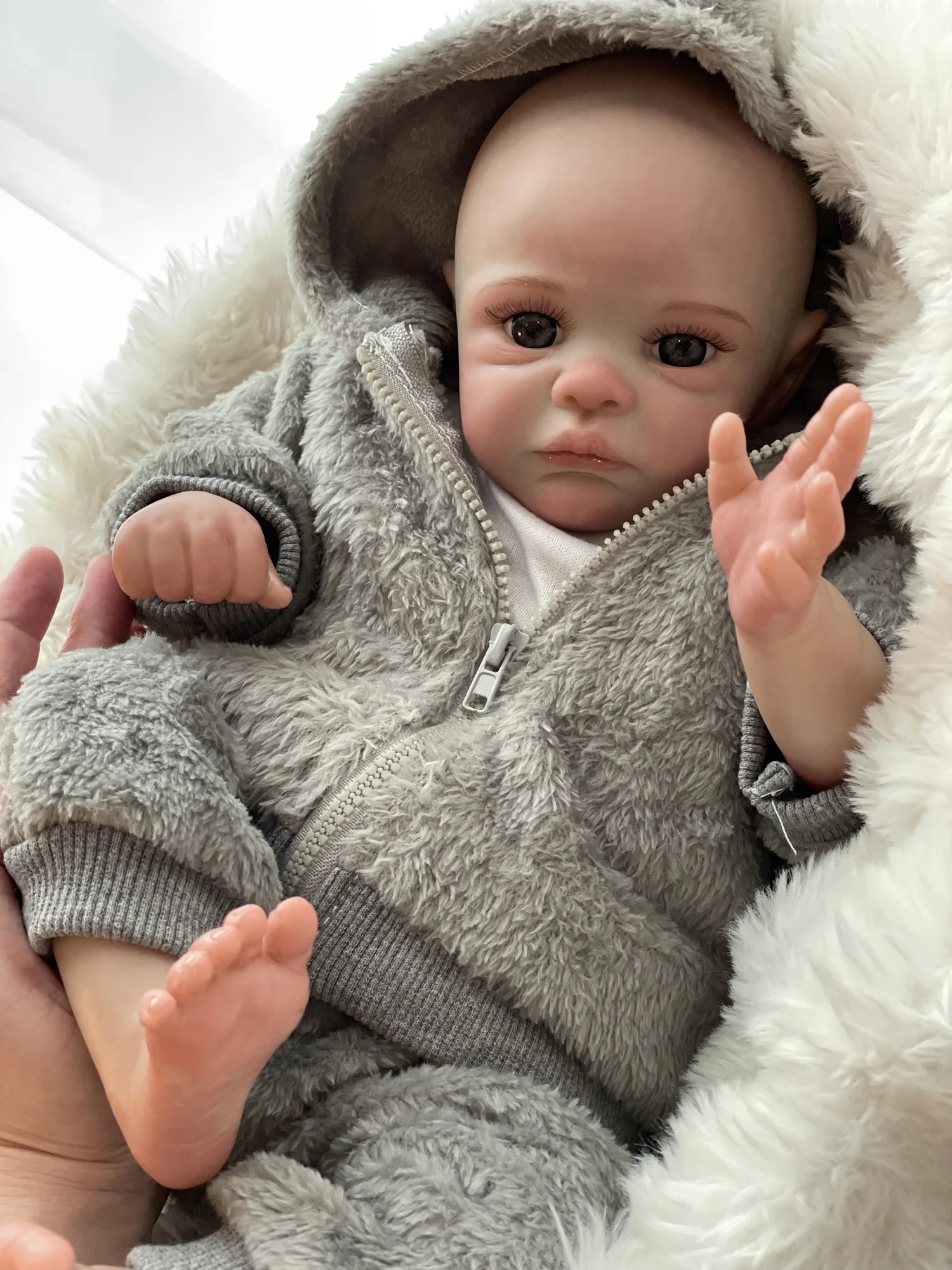

40cm Cuddly Open Eyes Reborn Doll With 3D Painted Skin Visible Veins Soft Cloth Body Bebe Reborn Handmade Lifelike Newborn Doll