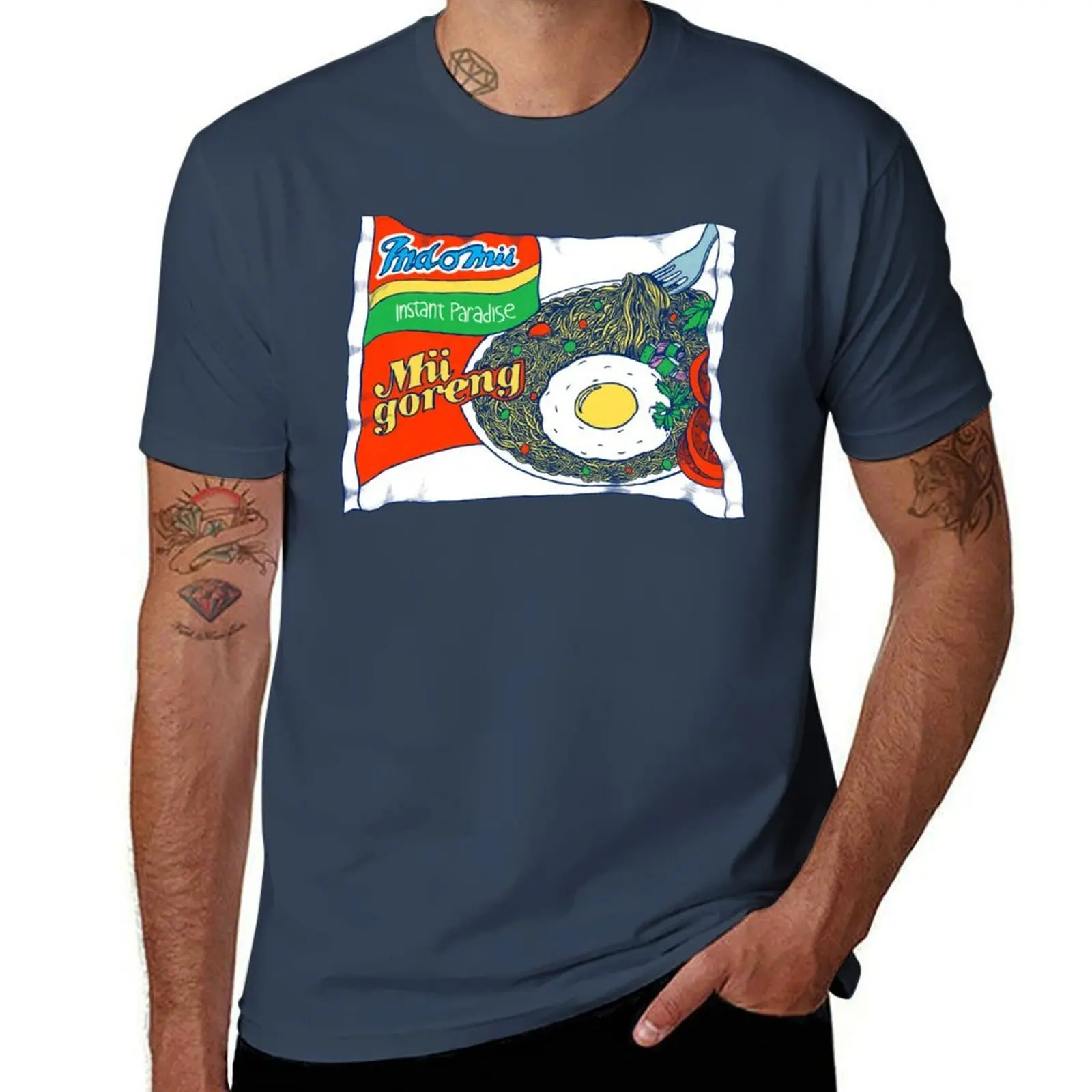 Camiseta Indomii Goreng Instant Noodle con gráfico creativo