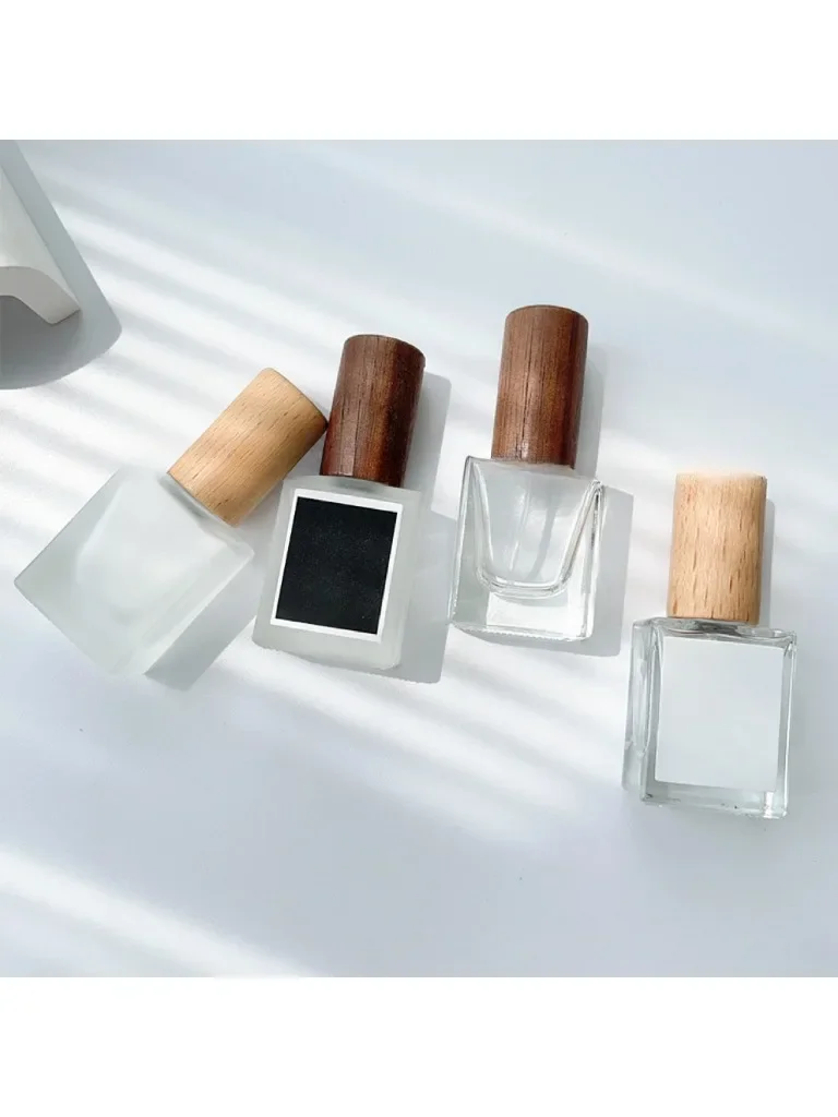 Flcopropriété pulvérisateur en verre dépoli de 10ml, contenant atomiseur de parfum, mini bouteille carrée portable, emballage cosmétique, flacons