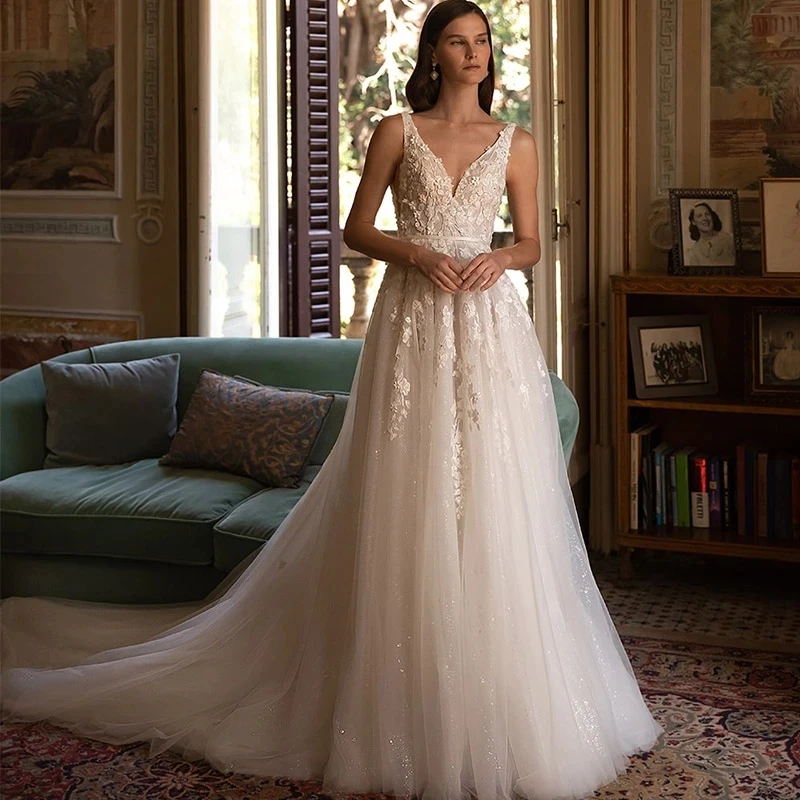 Handkerchief Wedding Dress: The Perfect Choice for Intimate, Elegant  Weddings