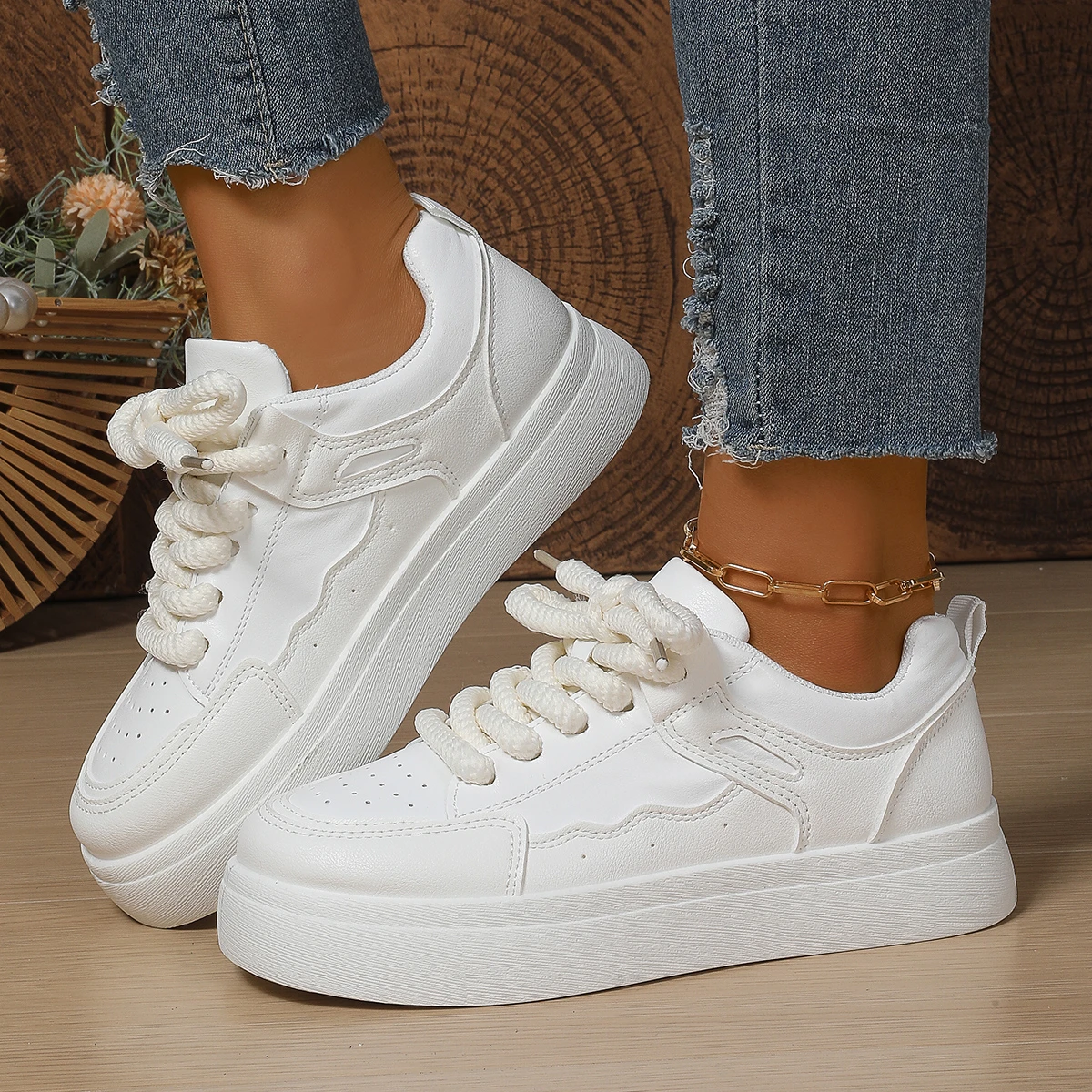 Women's Sneakers 2025 Autumn and Winter New Fashion Design Flat Shoes Thick-soled Bread Shoes Student Versatile Casual Sneakers