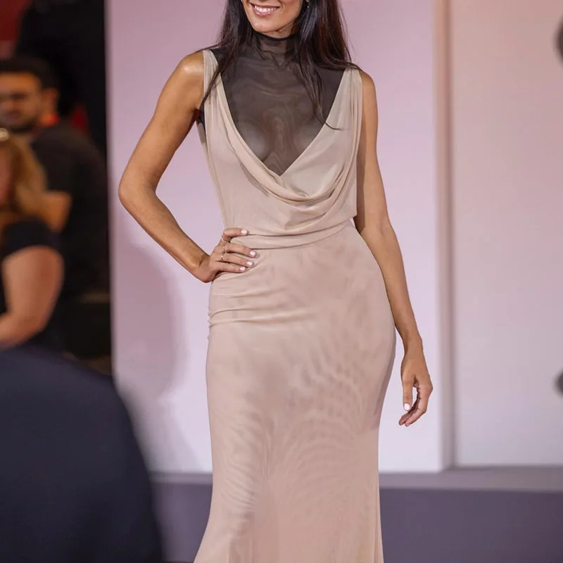 Abito da ballo sexy in rete impiombata con scollo a U increspato Primavera solido trasparente attraverso abito lungo sottile Abito estivo senza maniche con maxi abiti