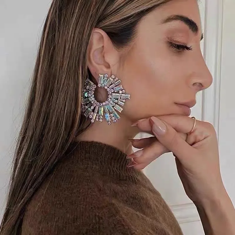 Luxury Exaggerated Crystal Earrings Large Circle Flower Shiny Rhinestone Stud Earrings for Women 2022 Trendy Fashion Jewelry