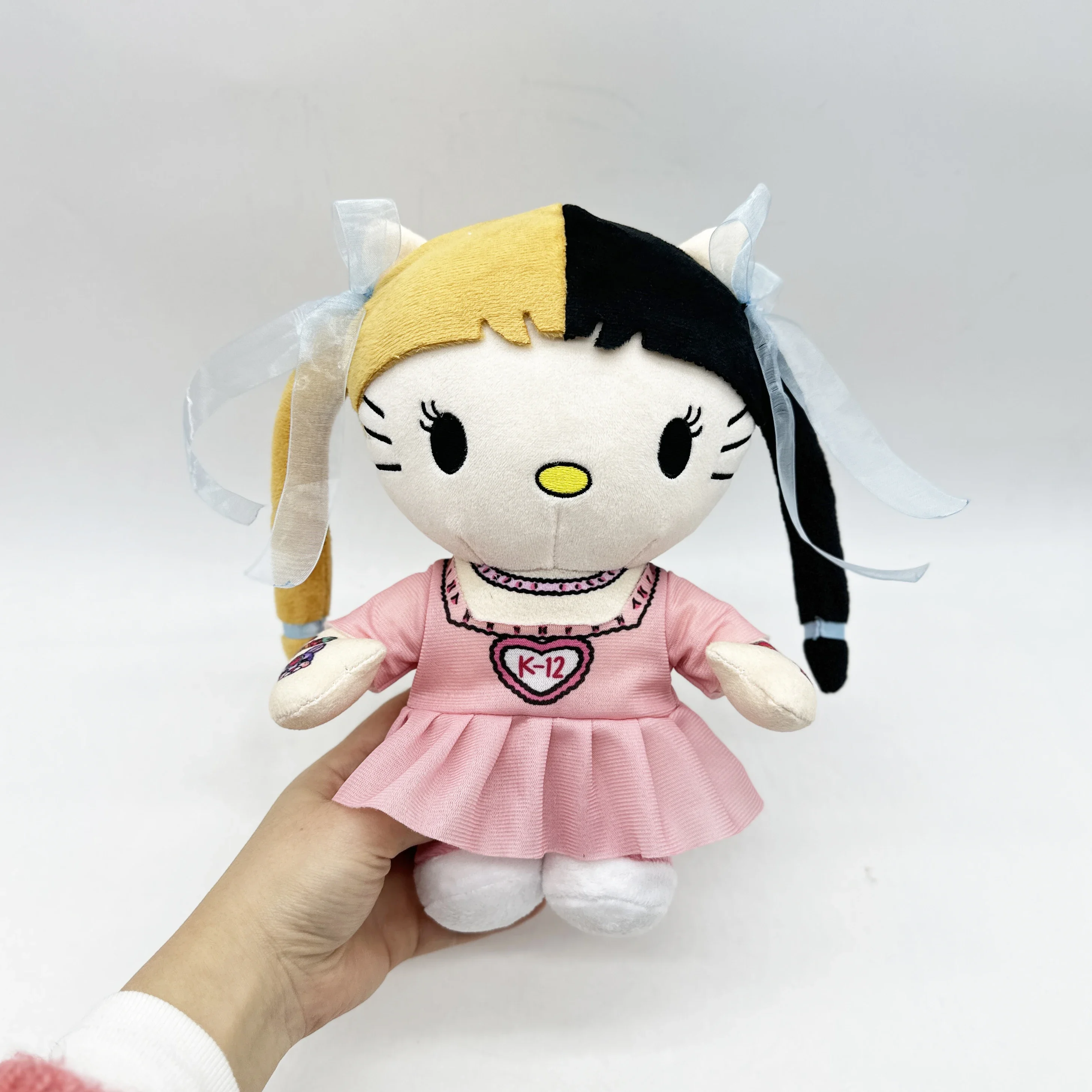 Peluche Hello Kitty Melanie Martinez, cheveux noirs et jaunes, beurre avec robe rose, jouets en peluche pour garçons et filles, cadeau de renforcement GérStrengthening