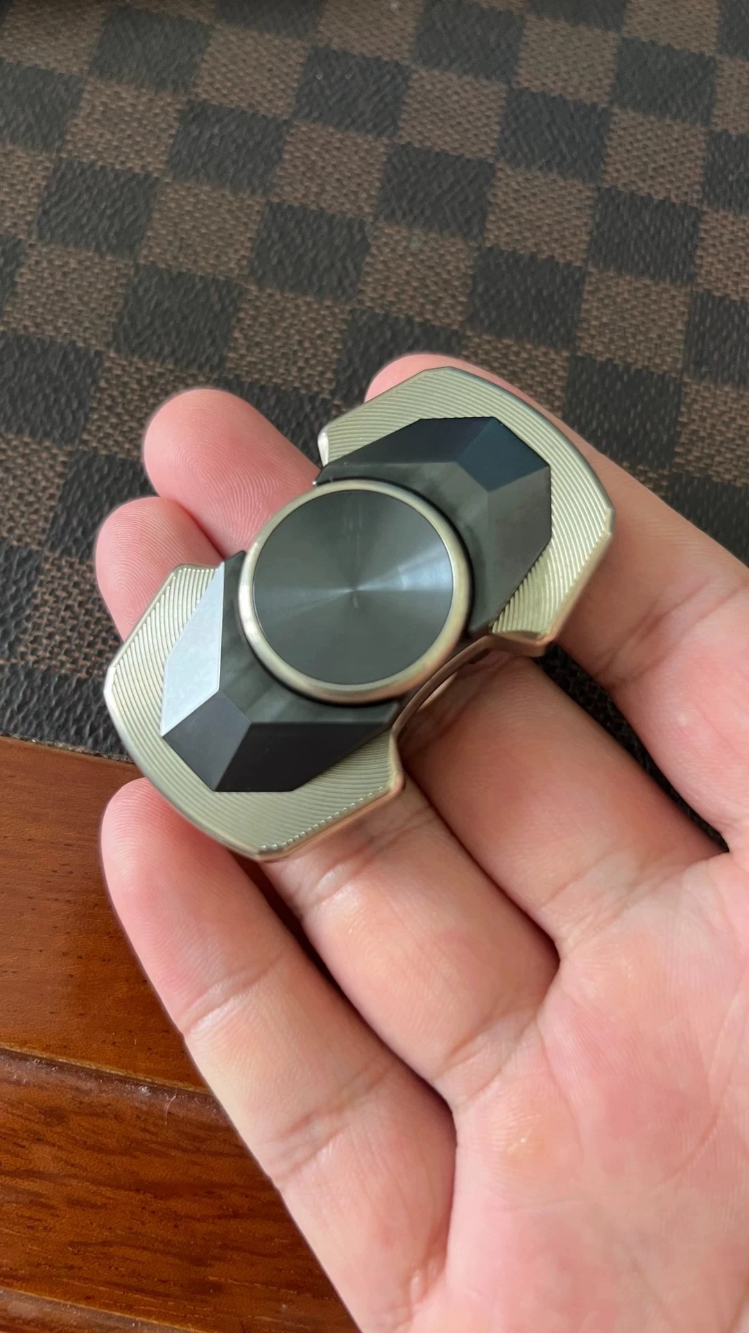 Chengguang MTAK fingertip gyroscope made of zirconium white copper material