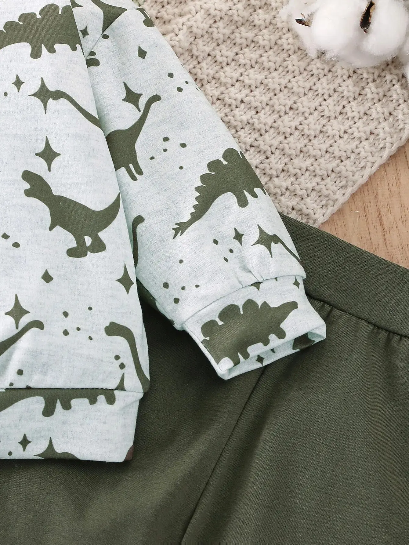 Spring and Autumn Two-Piece Baby Boy Sports Leisure Comfortable Dinosaur Pattern Long Sleeve Top Army Green Pants Suit