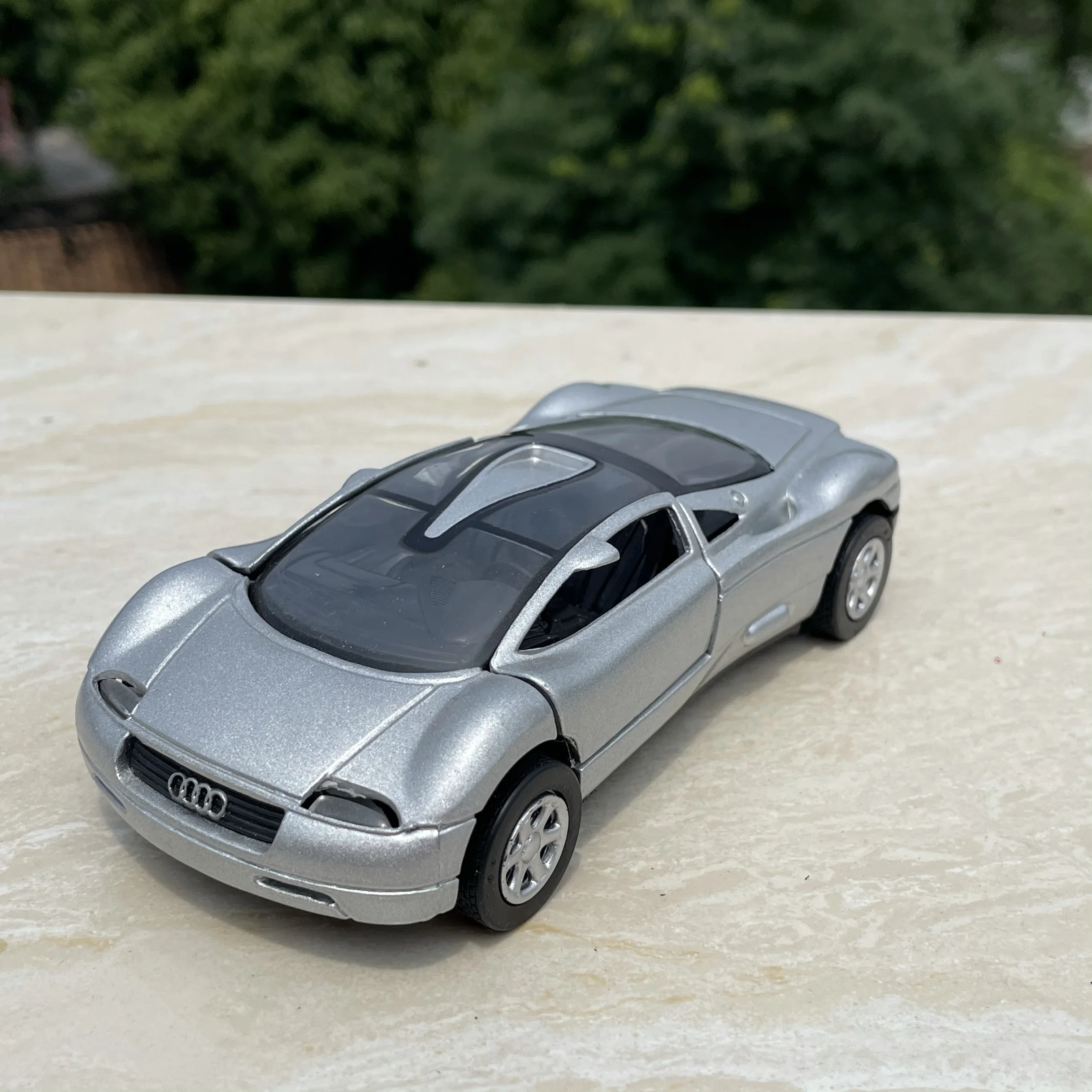 

Литой под давлением масштаб 1:32, автомобильный сплав Audi, модель автомобиля, Коллекционная игрушка, подарок, сувенир, украшение для дисплея