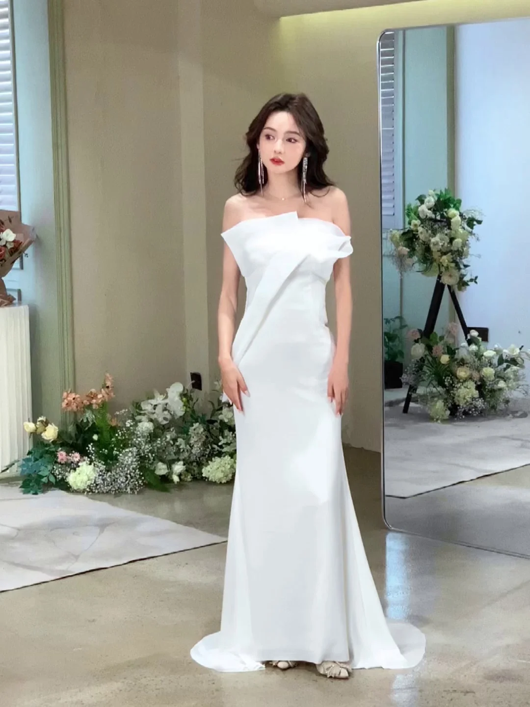 Vestido de noiva sem alças estilo francês para mulheres, vestidos de noite finos simples e elegantes, luxuoso vestido de banquete moderno nobre