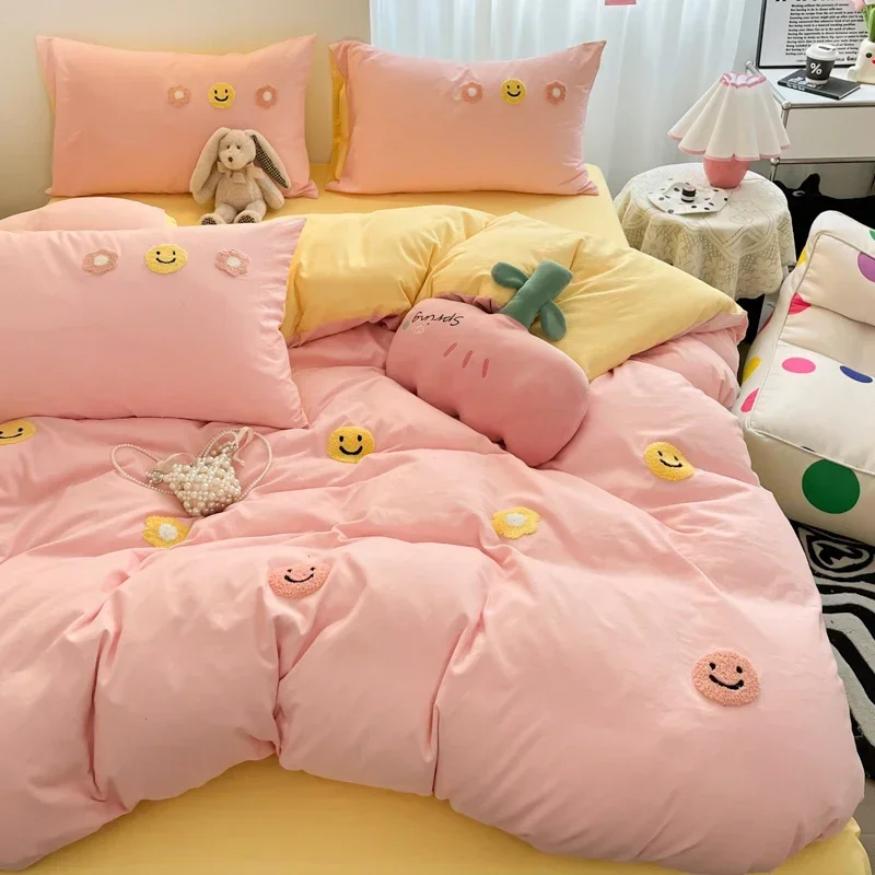 Smiling Face 3d Embroidered Duvet Cover Set Bedding Queen Size Happy Face Comforter Covers Sets with Bed Sheet Fashion Design