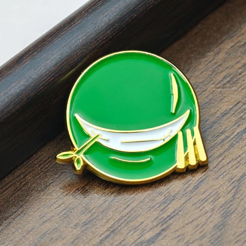Straw Hat Crew Emaille-Anstecknadel, grünes Gesicht mit Narbe, Brosche, drei Schwerter, Metallabzeichen für Kleidung, Rucksack, Hut, Accessoire – Detail 8