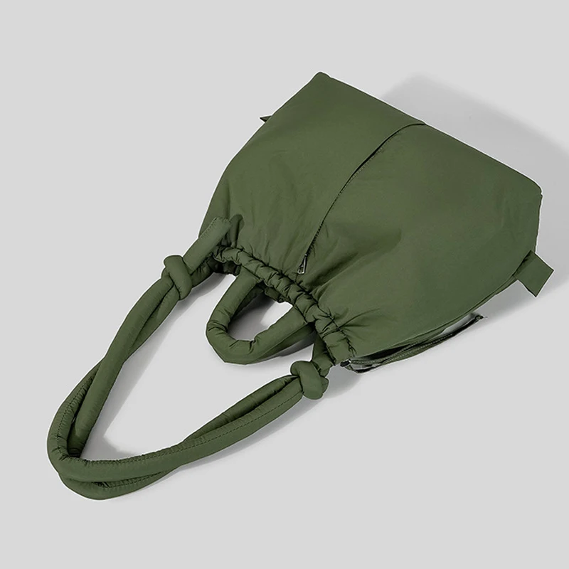 sac gonflé sac à dos Sacs de voyage décontractés pour femmes Sacs à main et bourses de créateurs de luxe 2023 Nouveau en tissu de nylon Softstuffing