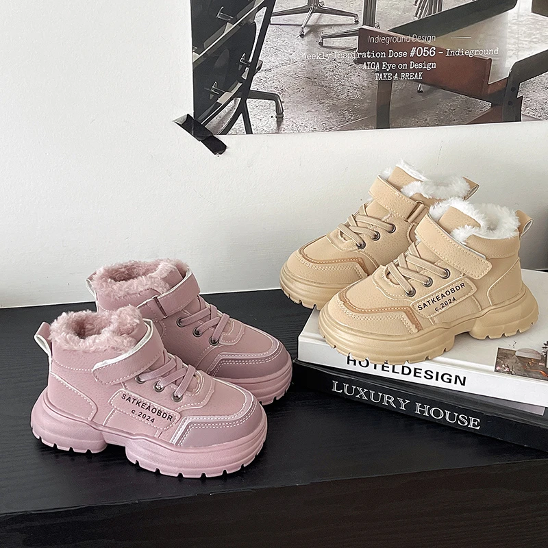 

Детские ботинки на теплой подкладке для мальчиков и девочек, новинка 2023 года, зимние кроссовки на флисовой подкладке, нескользящая универсальная детская уличная походная обувь с высоким берцем