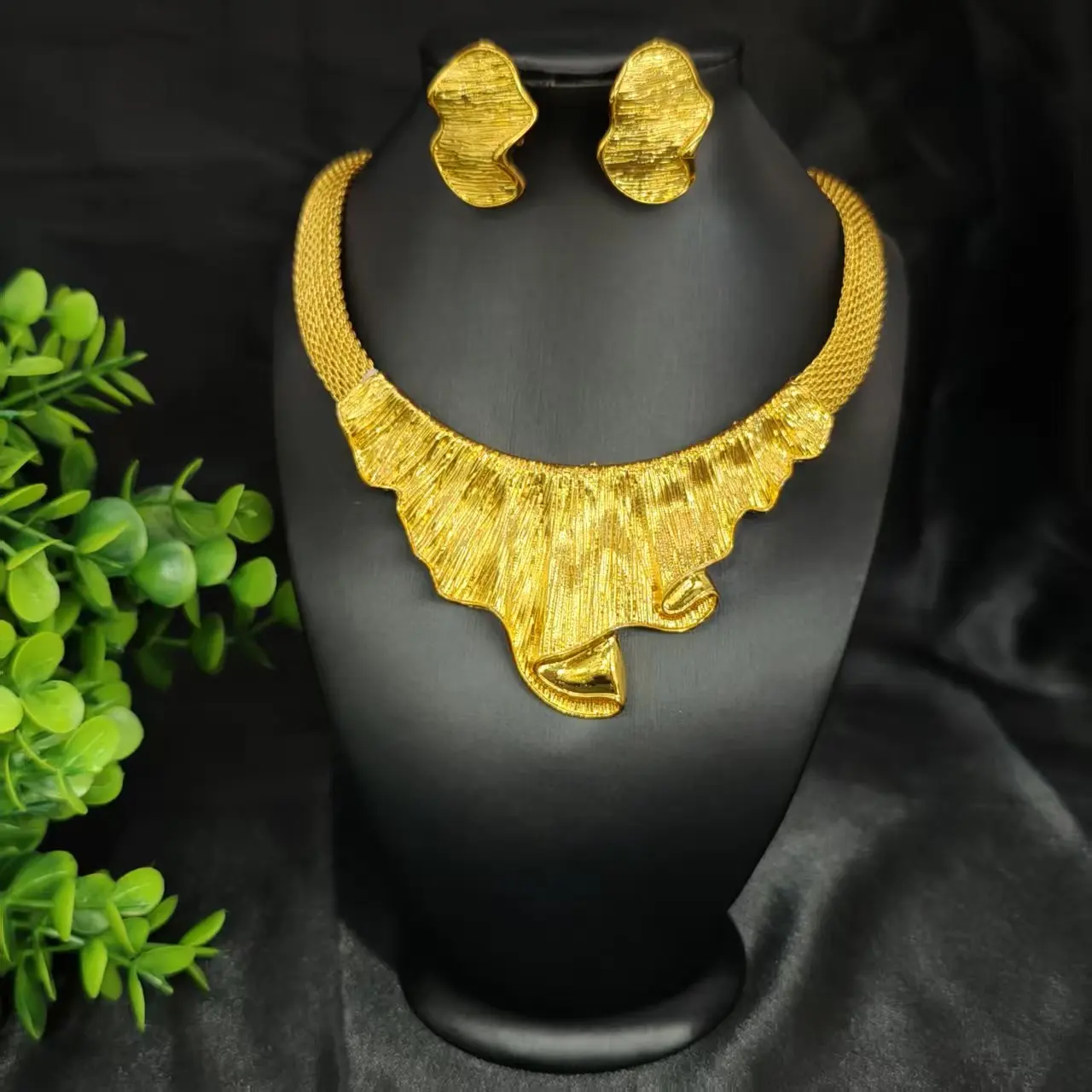 Gold Color Africa United States India Women Jewelry Set Irregular patterns Necklace Earrings party Beach Jewelry