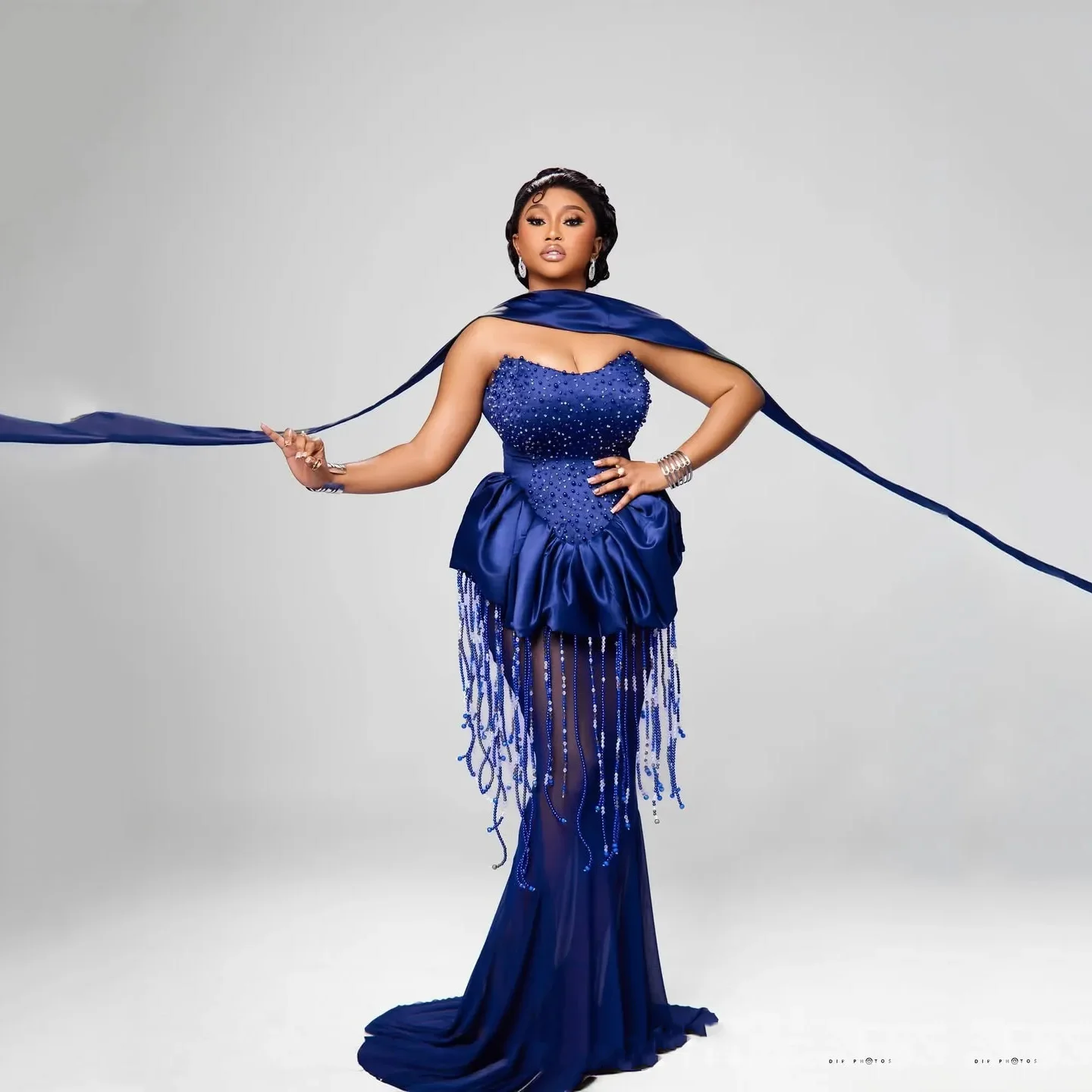 

Великолепные королевские синие платья для выпускного вечера Русалка Vestidos de Gala Вечерние платья без бретелек с шалью и кисточками Элегантное платье для выпускного вечера из бисера