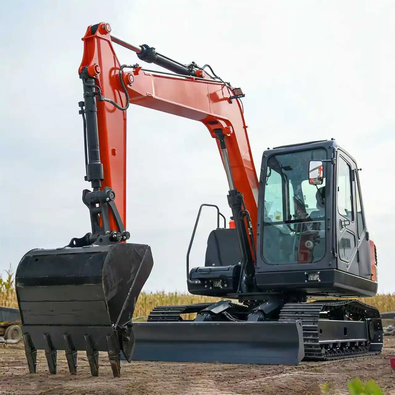 

Free Shipping Diesel Excavator 8 Ton Euro 5 CE EPA Engine Crawler Mini Excavator Agriculture Customized Small Digger With Cab