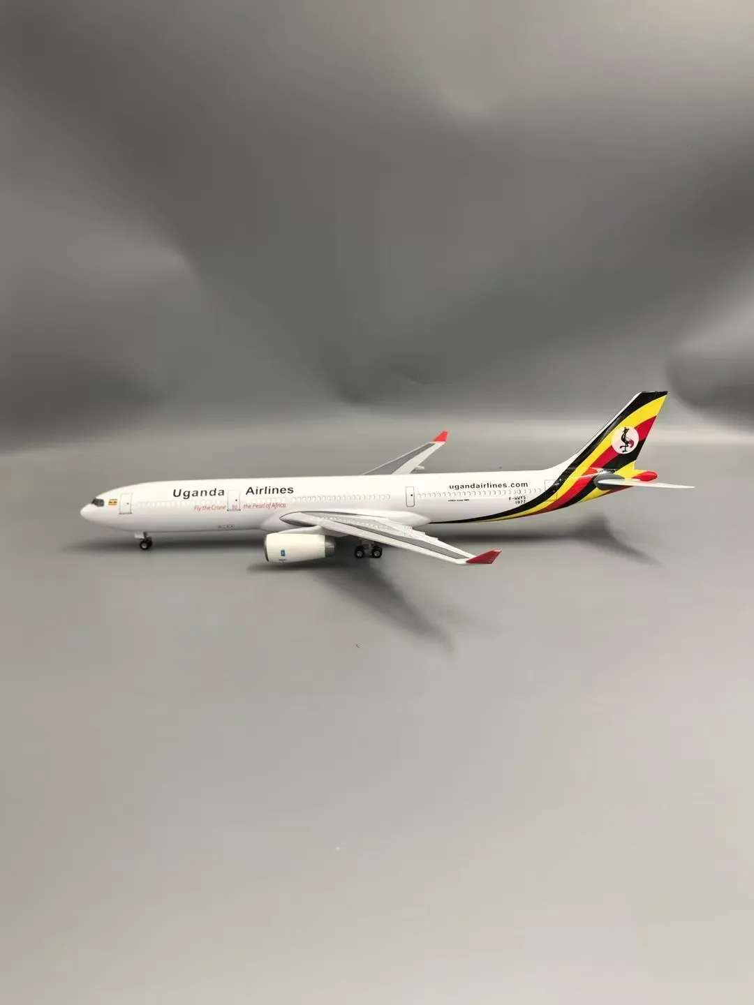 

1/135 Scale Plane Model Kit 47cm Uganda Airways A330 Aircraft Resin Diecast Airplanes With Lights Stand Aviation Fans Collection
