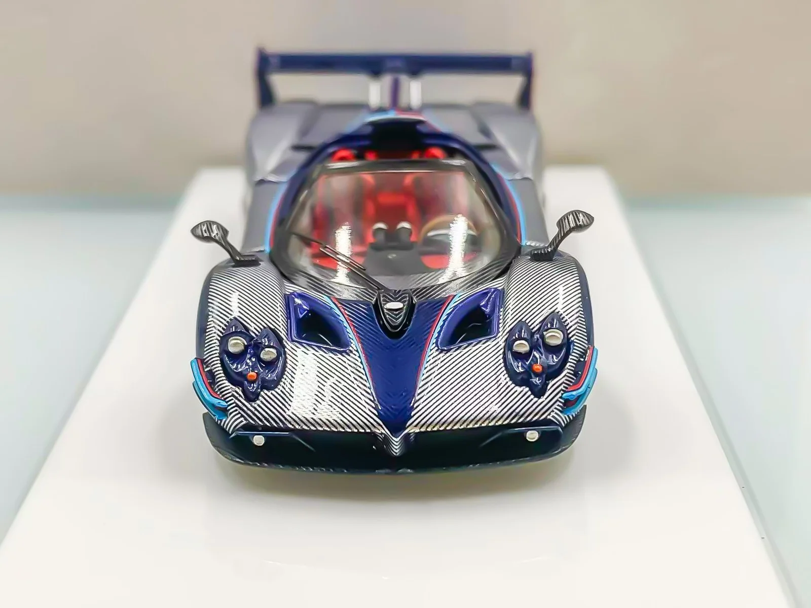 TNT 1:64 Zonda Arrivederci Blaue Kohlefaser-Druckgussautomodellkollektion