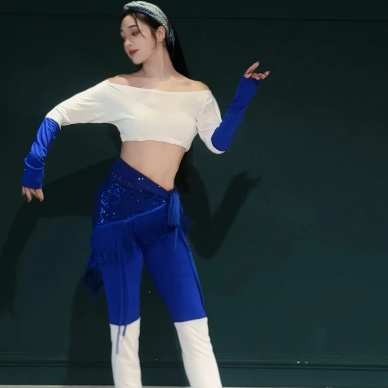 

Belly dance performance costume 2026 New off shoulder top+high waisted pants set Oriental dance professional practice outfit