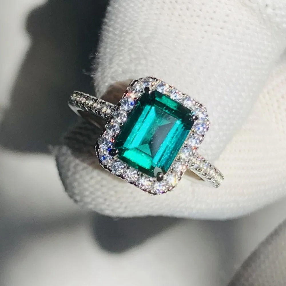 Luxury Rectangle Emerald Simulation Gem Halo 5A Zircon Rings Sliver Color Full Paved Shank Ring for Women Anniversary Jewelry