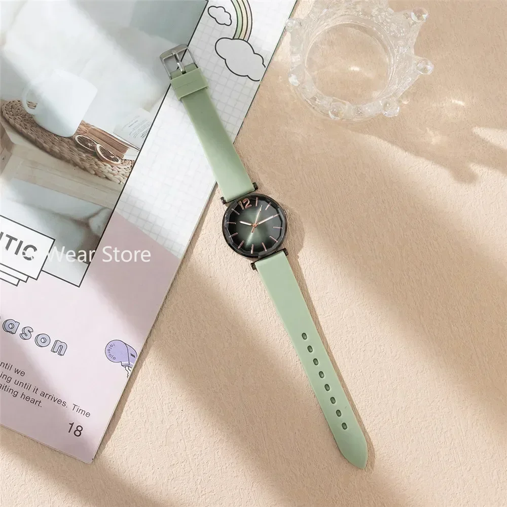 Fashion Ladies Sports Simple Black Dial Quartz Watch Casual Hot Sale Green Silicone Strap Women Clock Dress Wristwatches