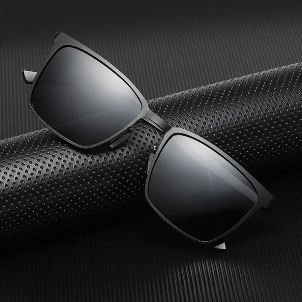 Photochromic Polarized Sunglasses UV400 Pilot Style Color-changing Lens Men Anti-glare Driving Eyeglasses Shades for Men image 2