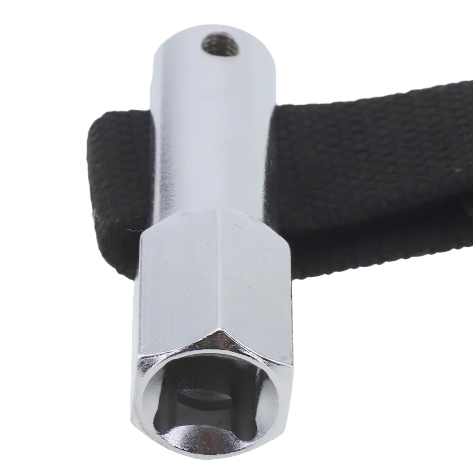 Adjustable Compatible With Most Car Models In Drive Adjustable Design Chrome Coated Nylon Strap Design Reinforced Connection