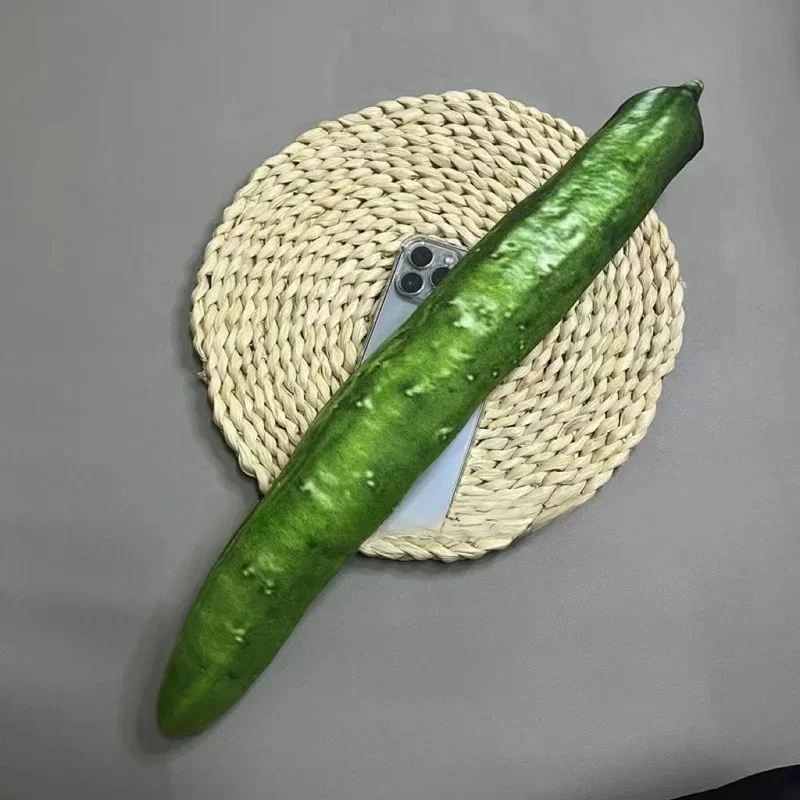 Zabawne i realistyczne etui na telefon w kształcie 3D ogórka, odpowiednie dla iPhone 18, 17, 16, 15, 14, 13, 12, Pro Max. Brzydkie etui na telefon do żartów — zdjęcie produktu 3