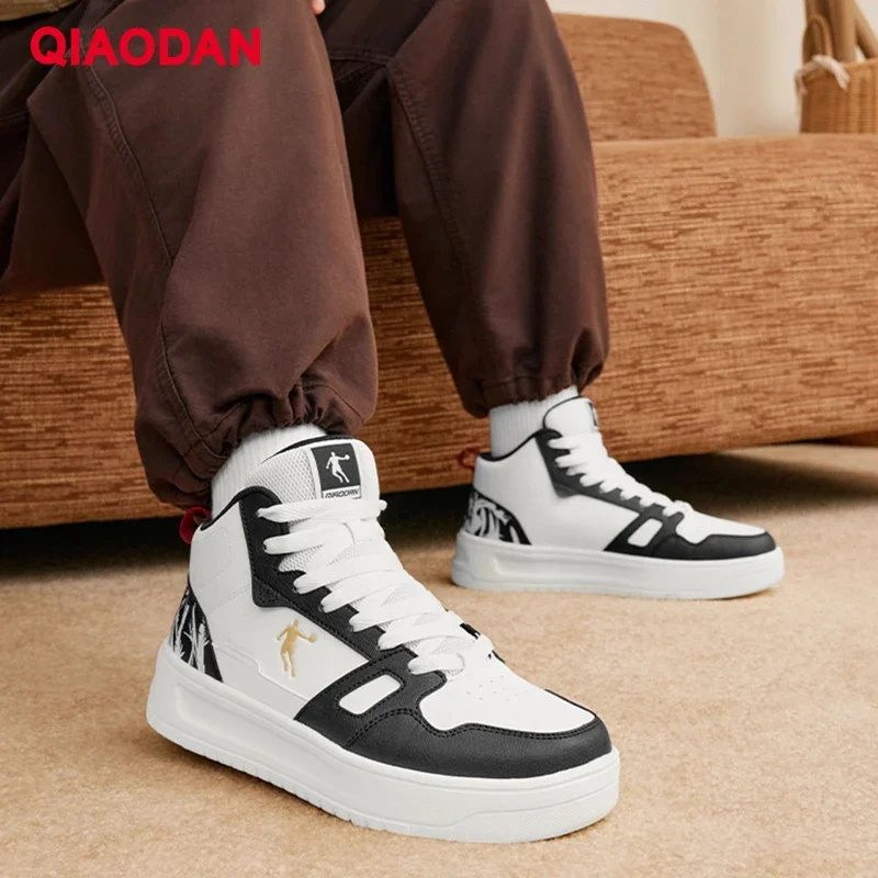 QIAODAN Men Skateboarding Shoes 2025 Autumn Retro High-top Warm Cotton Shoes Anti-slip Outdoors Casual Sneakers  QXL053244522B