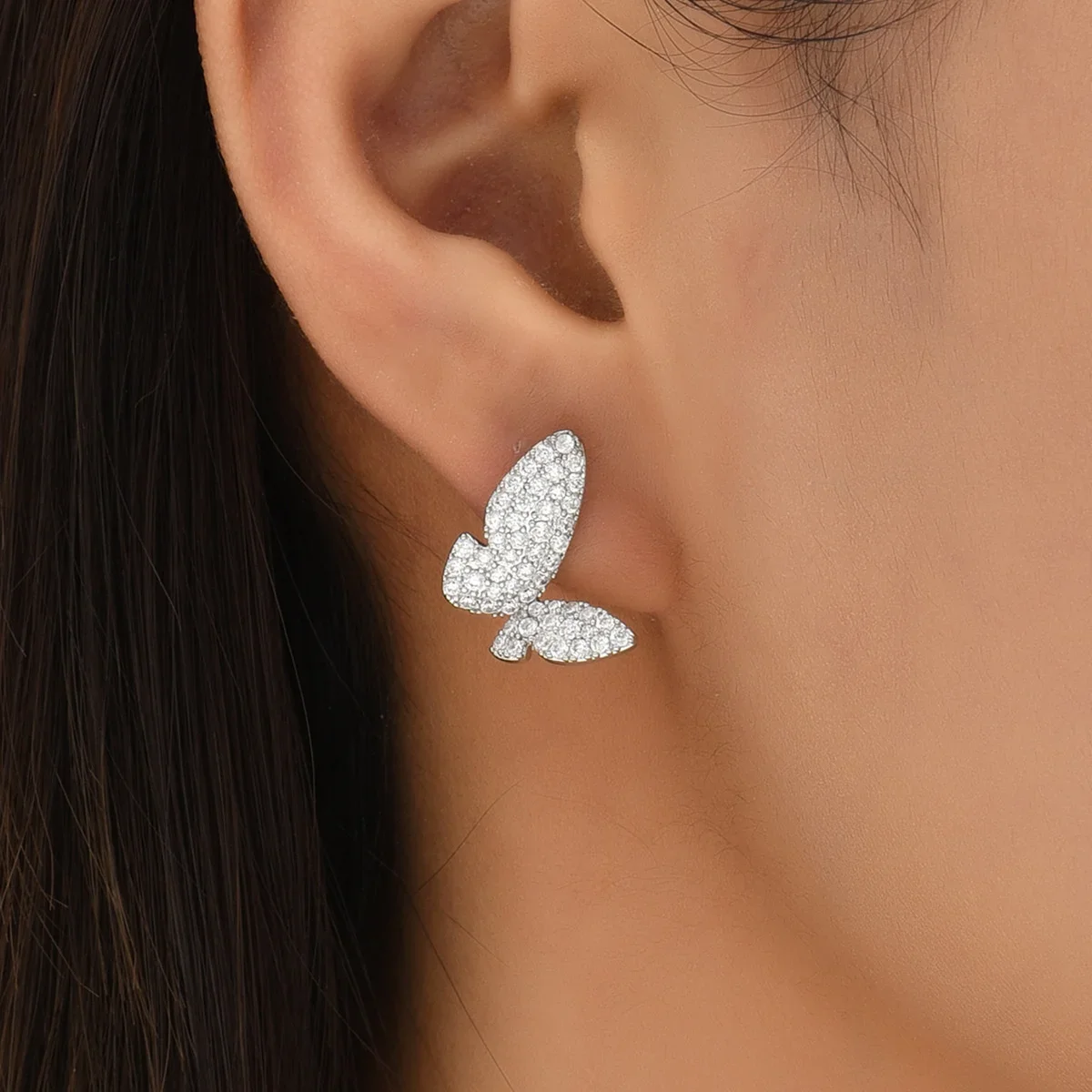 

New Original Design Exquisite Light Luxury Micro Inset Zircon Super Flash Butterfly Nail Stud Earrings For Women