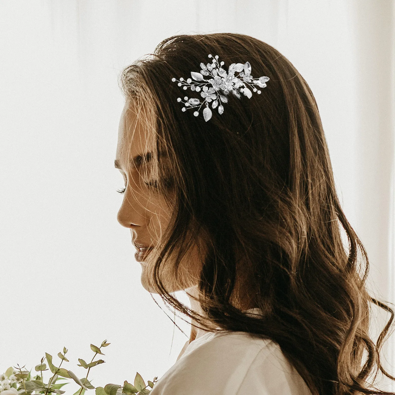 

Rhinestone Hair Comb Silver Flower Side Clip for Wedding Bride Accessories Elegant Bridal Rhinestones Lasting Zinc Comfortable