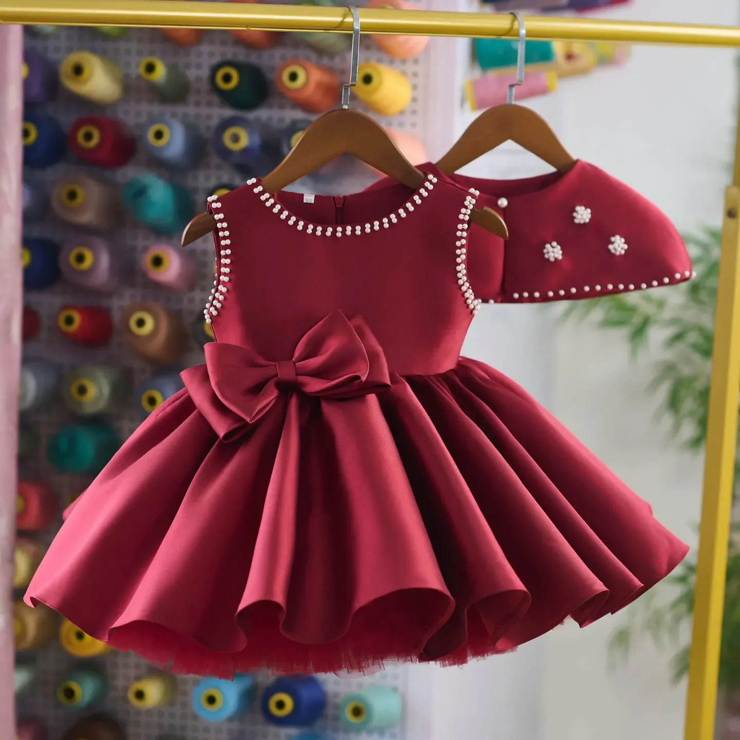 Custom Flower Girl Dress Wedding Party Birthday Pageant Satin Bow Pearl Capelet Short Puffy Princess Dress for Kids فساتين بنات