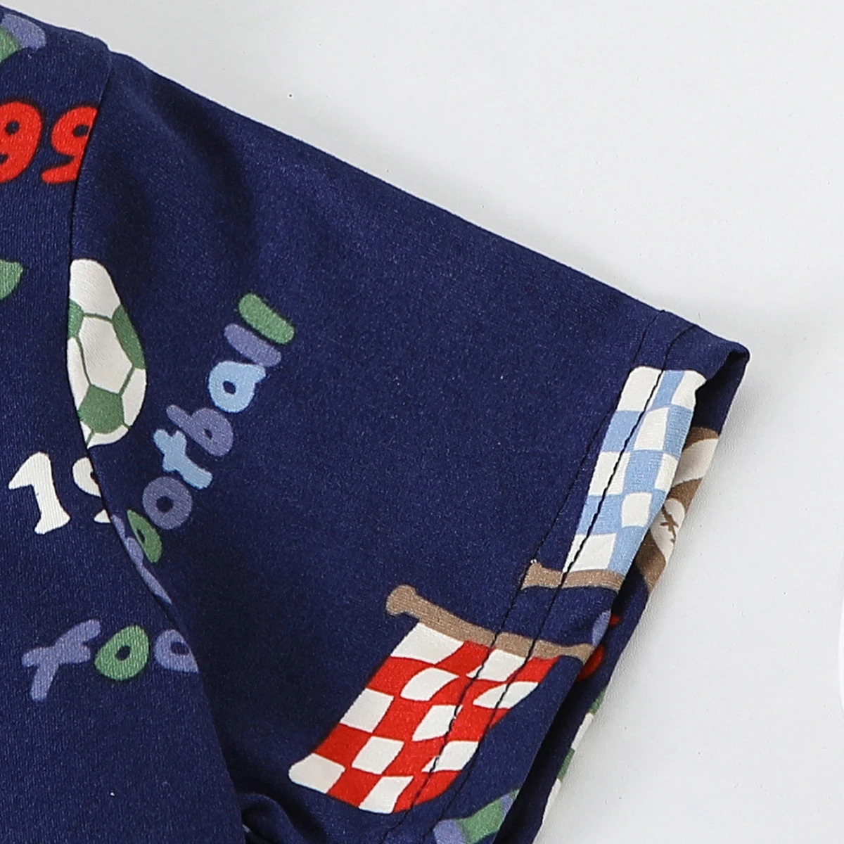 3-teiliges, bequemes Set mit niedlichem Fußball-Print für Kinder, Rundhals-Kurzarm-Top für Jungen und Mädchen, Shorts mit elastischem Bund – Detail 8