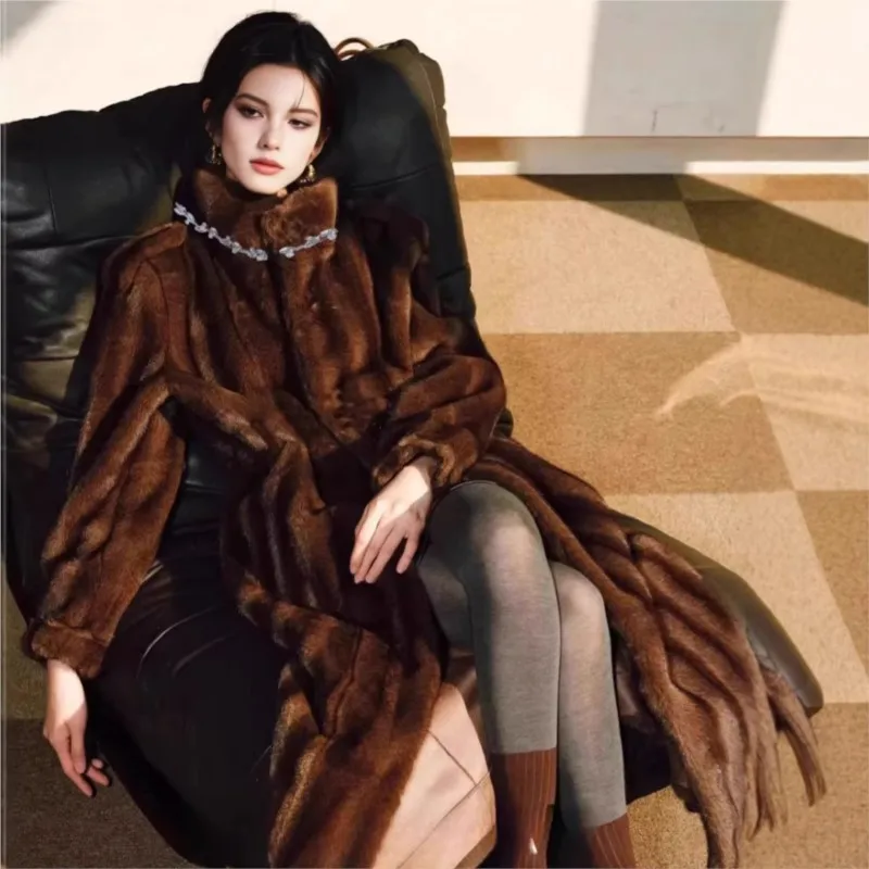 A long lapel leather coat mixed with fur for women casual and warm