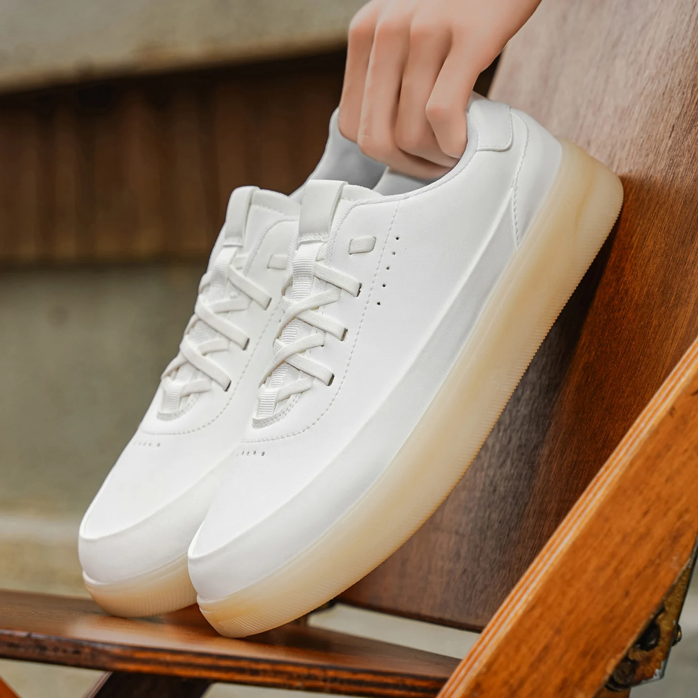 

2025 Autumn New Men's Sneakers, Fashionable, Breathable, Anti-Slip Low-Top Casual Shoes, Comfortable Couple's Sports Sneakers