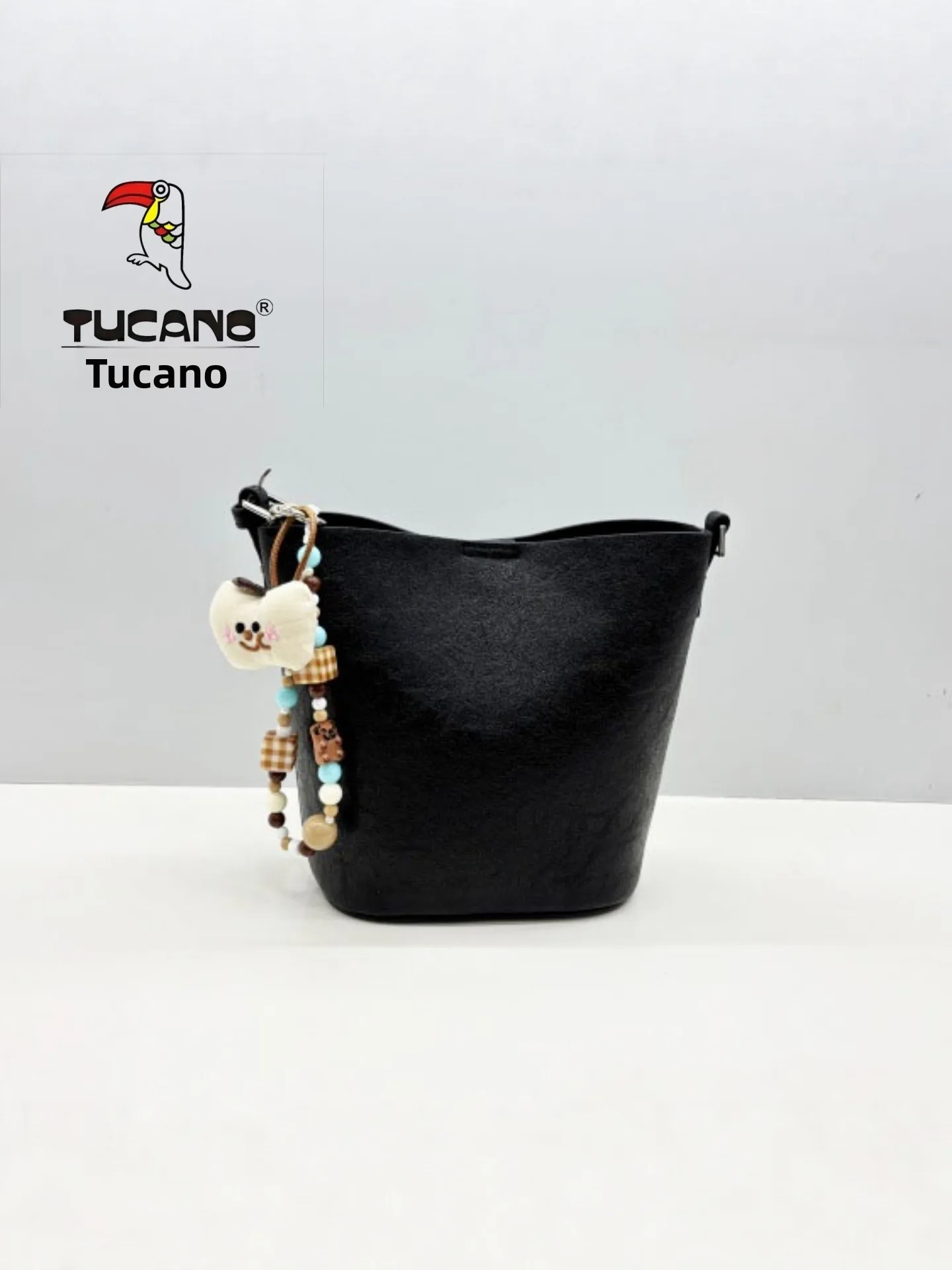 Bolsa Bucket Feminina TUCANO, Bolsa Transversal Versátil e Estilosa, Estilo Coreano, Forro de Tecido, Fechamento com Zíper, U...