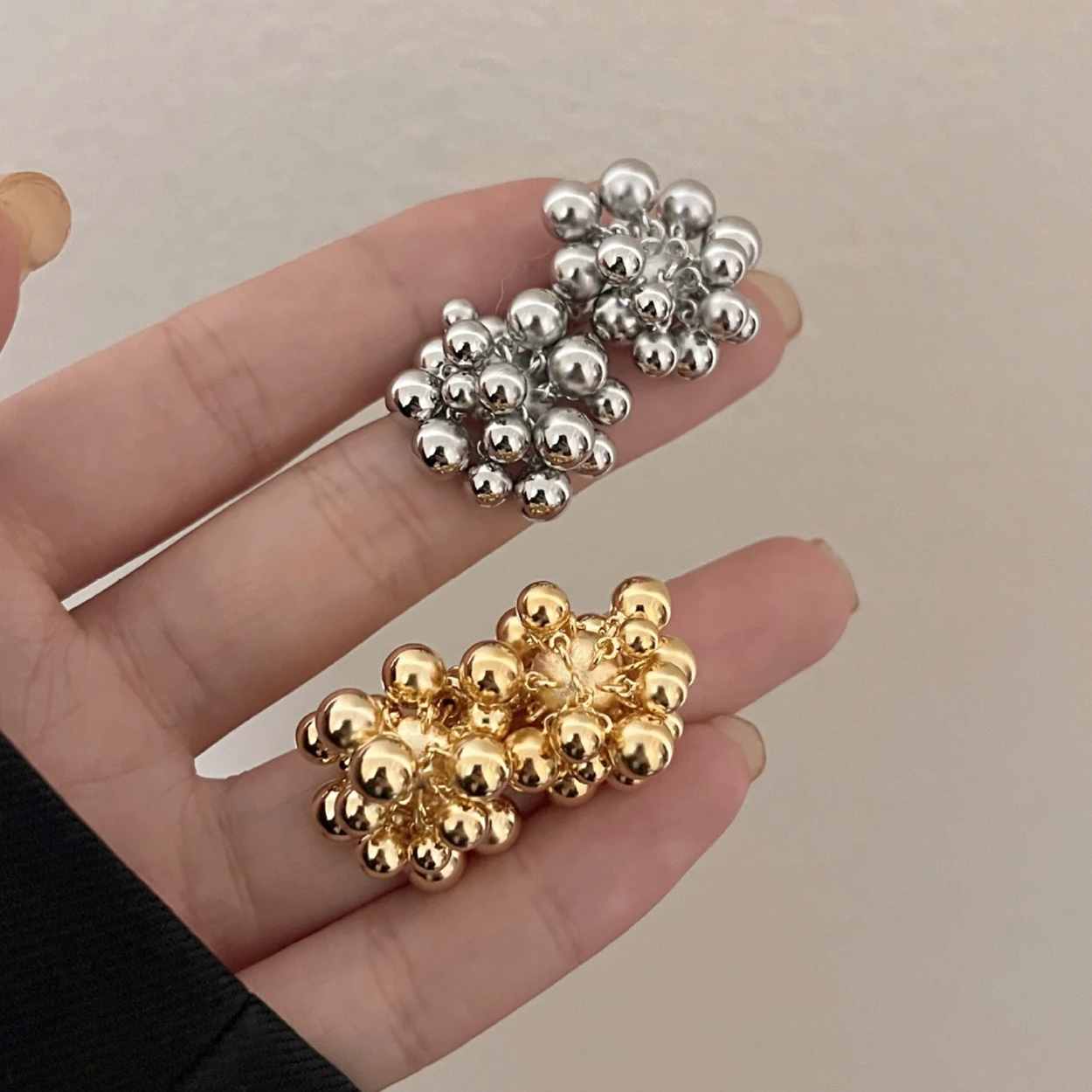 

European and American New Trendy Metal Grape Beaded Stud Earrings for Women Personality Vintage Jewelry Gifts