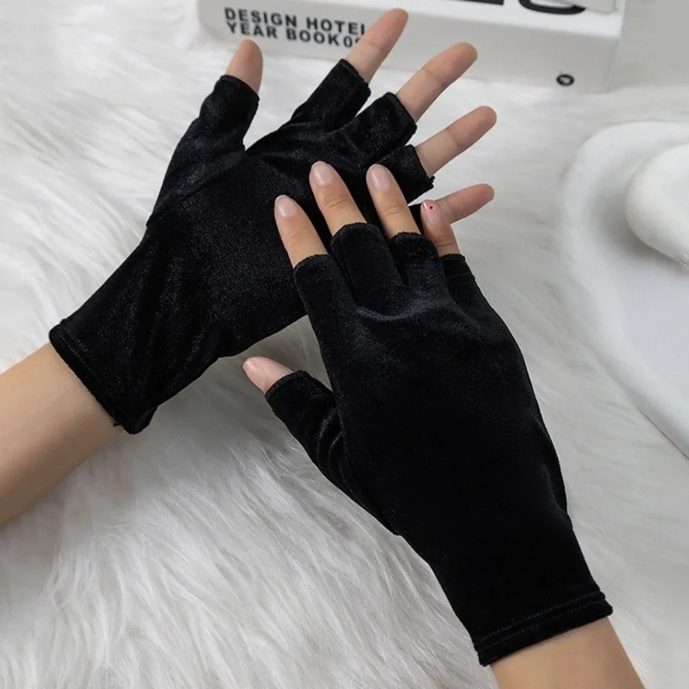 Velvet Material Winter Warm Gloves Soft Fabric Riding Design Fingerless Gloves Korean Style Driving Style Short Gloves For Women