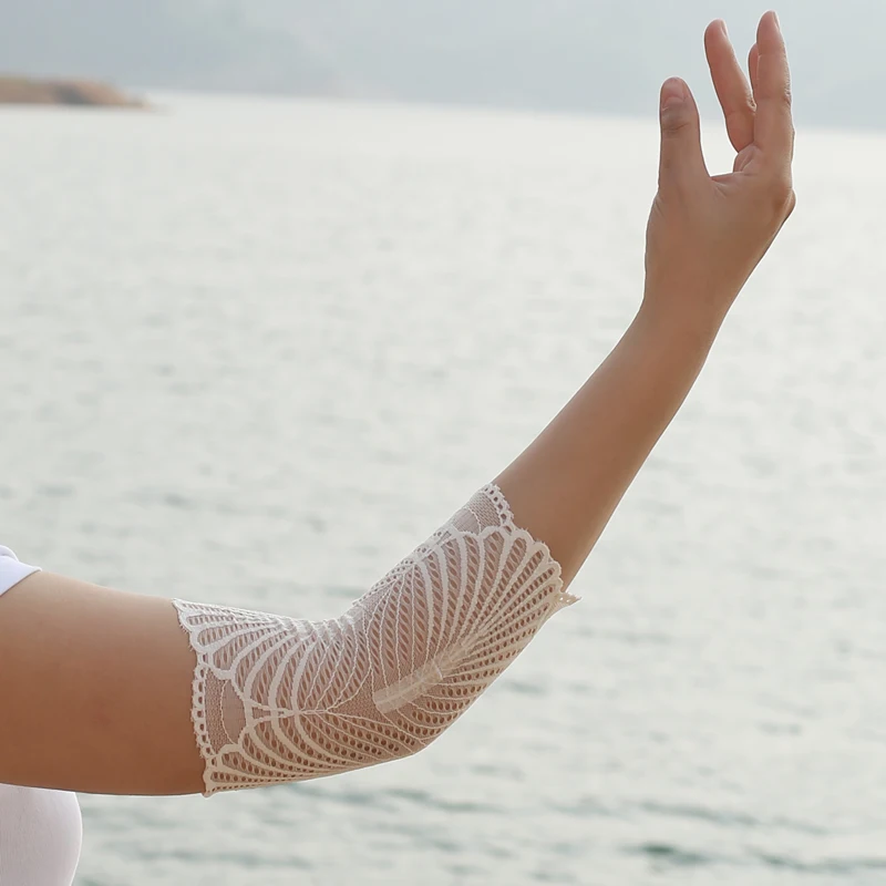 um-par-de-mangas-protetoras-de-renda-da-moda-para-mulheres-cobertura-de-braco-respiravel-em-malha-para-tatuagens-e-cicatrizes-protecao-solar