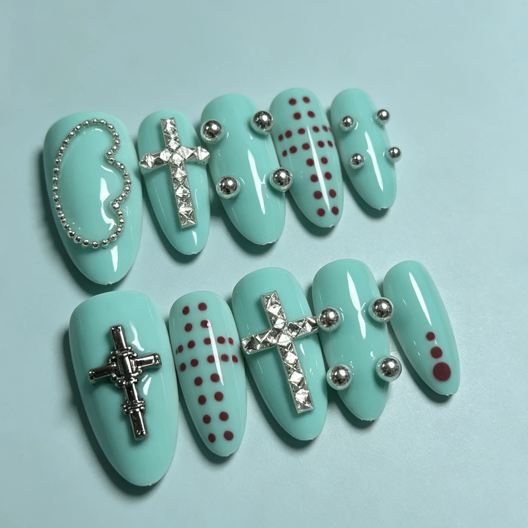 10 Pieces of Hand Pressed Almond Shaped Nails, Beautiful Fake Nails, Mint Blue Cross Diamonds, Suitable for Women to Use