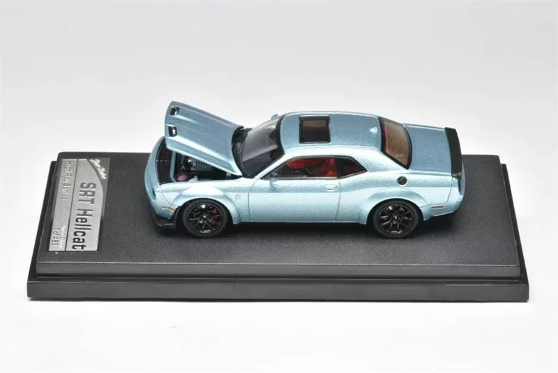 

1:64 Challenger SRT Hellcat Ice Blue Diecast Collector's Vehicle Model Car